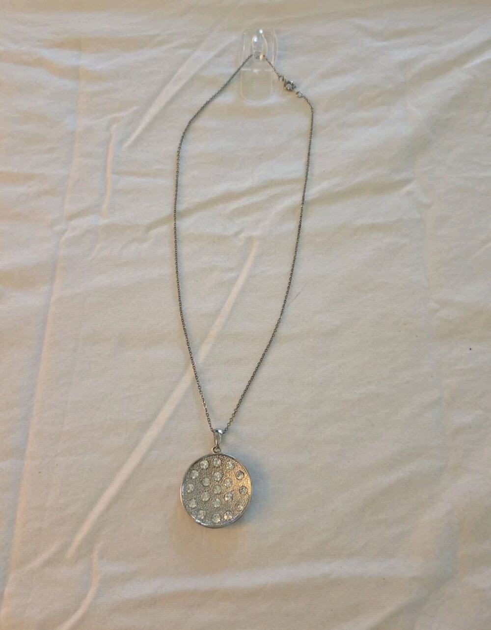 Vintage Silver-Tone Pendant Necklace with Textured Design